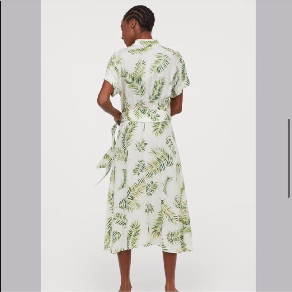 H&M Dress Tropical Leaf Print Button-Down Size 10 - Picture 2 of 11